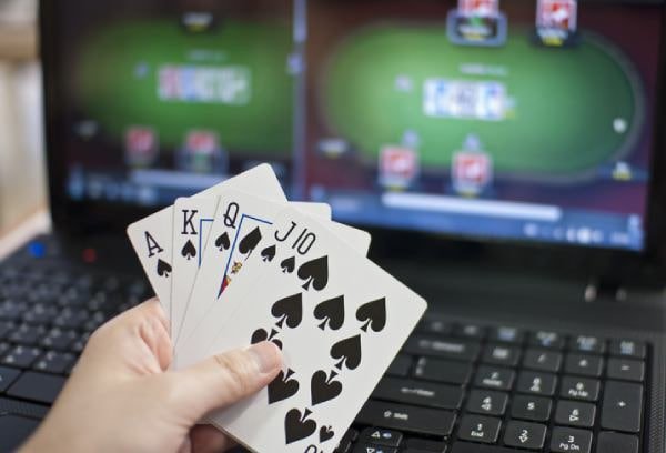 iwbet မိုဘိုင်းအက်ပ် မြန်မာကစားသမား ဘောလုံး Live Betting ကစားနေပုံ